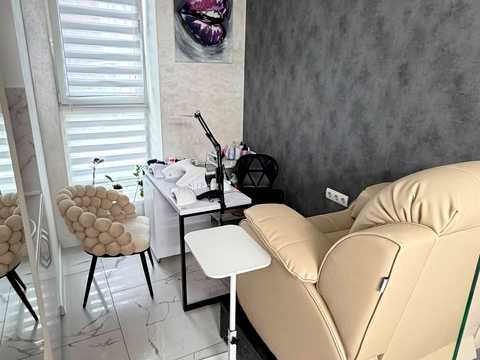 комерційна за адресою Захисників Маріуполя вул. (Костромська), 87