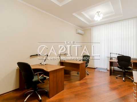 комерційна за адресою Шовковична вул., 21