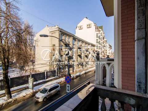 комерційна за адресою Шовковична вул., 21