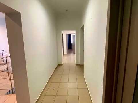 комерційна за адресою Спаська вул., 24