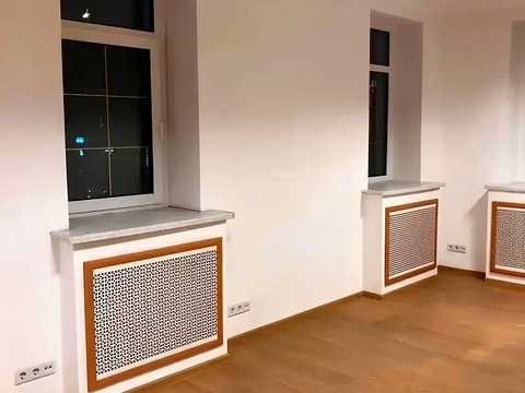 комерційна за адресою Спаська вул., 24