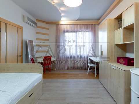 будинок за адресою с. Погреби, соборная