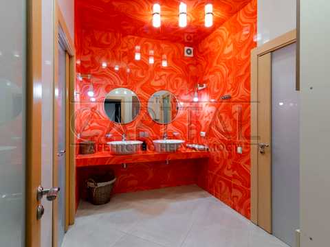будинок за адресою с. Погреби, соборная