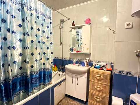 квартира за адресою Боровиковського бульв., 5