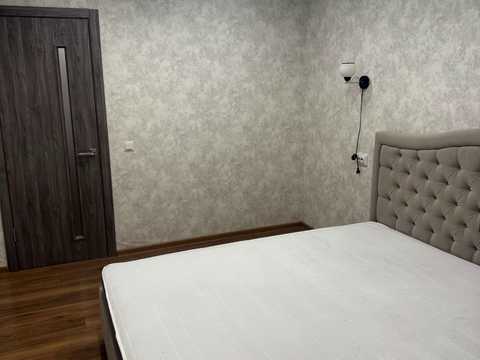 квартира за адресою Космонавтів просп., 77