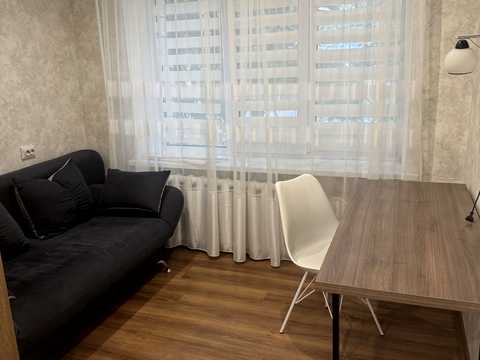 квартира за адресою Космонавтів просп., 77
