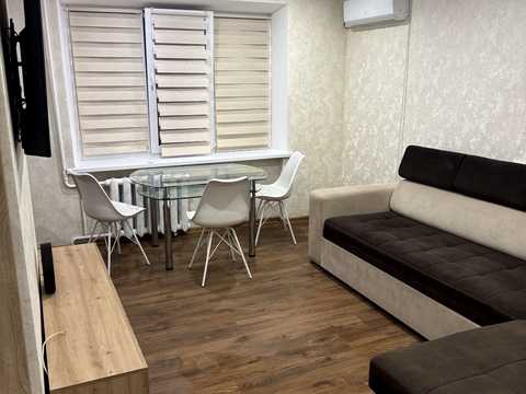 квартира за адресою Космонавтів просп., 77