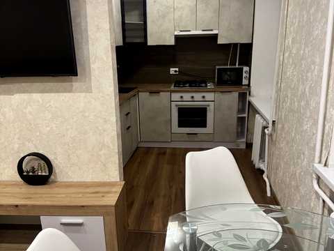 квартира за адресою Космонавтів просп., 77