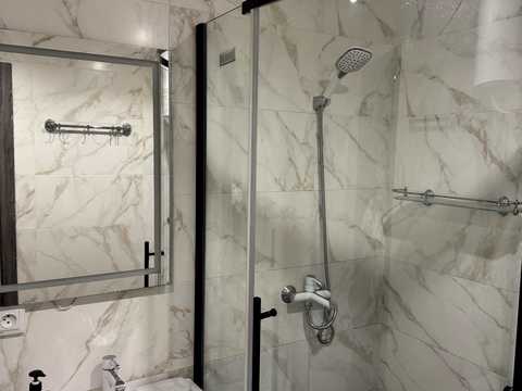 квартира за адресою Космонавтів просп., 77