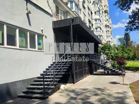 комерційна за адресою Тулузи вул., 3-Б