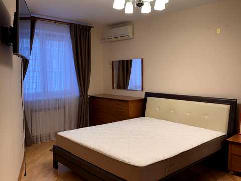 квартира за адресою Саперно-Слобідська вул., 8