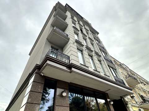 комерційна за адресою Верхній Вал вул., 64