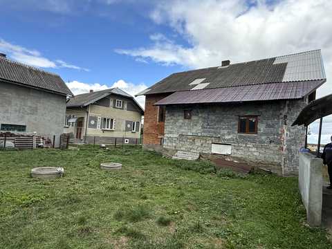 будинок за адресою с. Нежухів, вулиця Миру