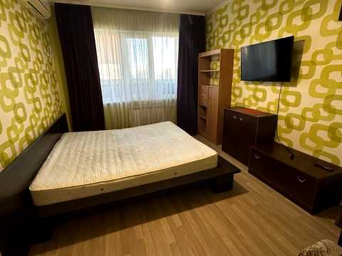 квартира за адресою Композитора Лятошинського вул., 12