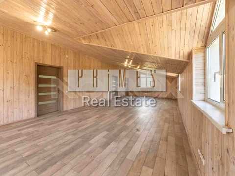 комерційна за адресою Лауреатська вул., 8