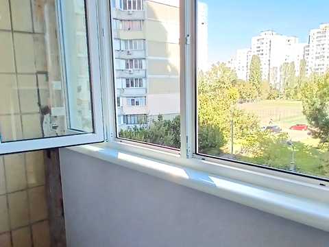 квартира за адресою Ревуцького вул., 13