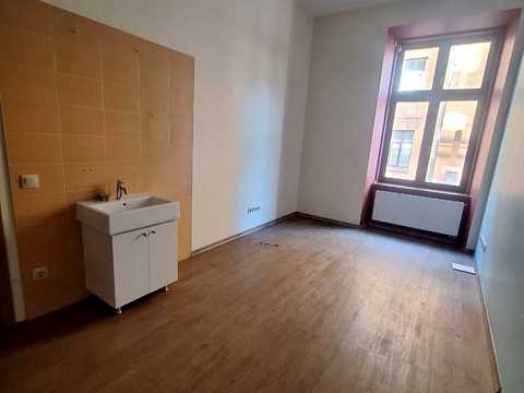 комерційна за адресою Івана Франка вул., 3