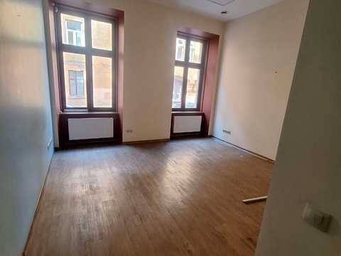 комерційна за адресою Івана Франка вул., 3