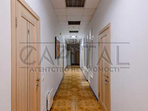 комерційна за адресою Львівська пл., 22
