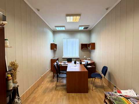 комерційна за адресою Заліська вул. (Єсеніна), 1