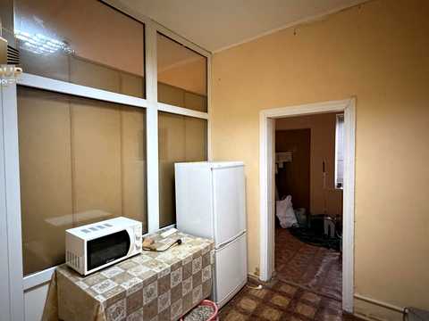комерційна за адресою Заліська вул. (Єсеніна), 1