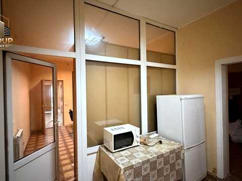 комерційна за адресою Заліська вул. (Єсеніна), 1