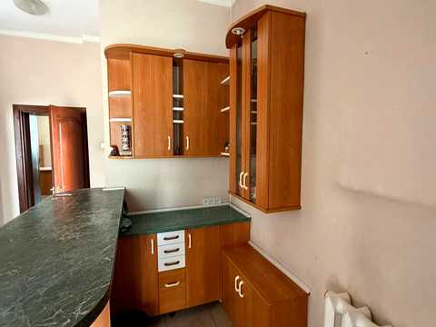 комерційна за адресою Партизанська вул., 25