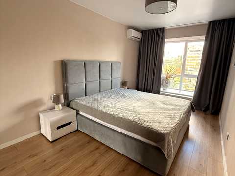 квартира за адресою Набережна Перемоги вул., 42-Р
