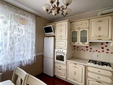 квартира за адресою Тополина вул., 20