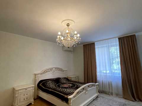 квартира за адресою Тополина вул., 20