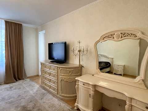 квартира за адресою Тополина вул., 20