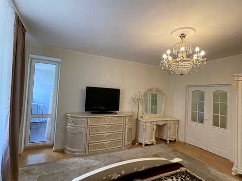квартира за адресою Тополина вул., 20