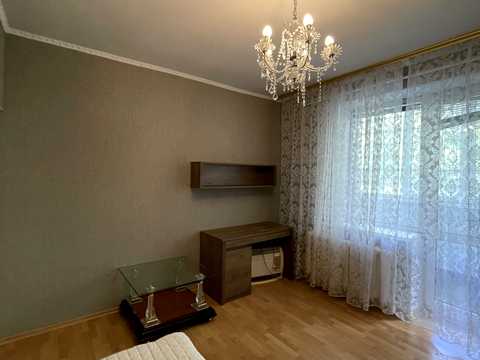 квартира за адресою Тополина вул., 20