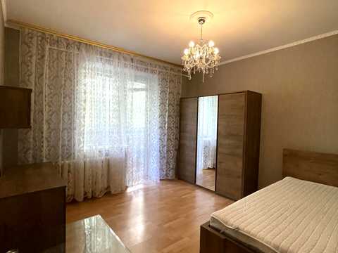 квартира за адресою Тополина вул., 20