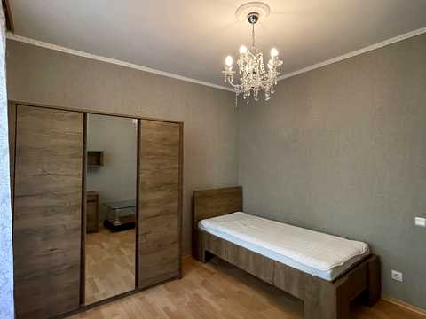 квартира за адресою Тополина вул., 20