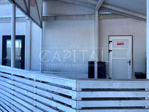 комерційна за адресою Степана Бандери просп., 1