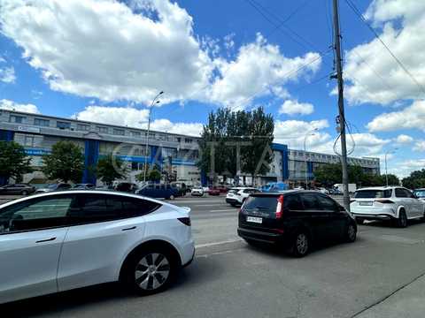 комерційна за адресою Новокостянтинівська вул., 2