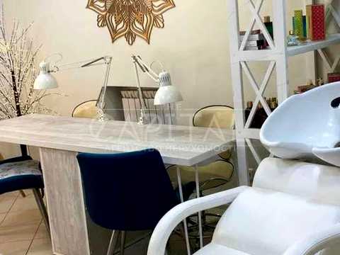 комерційна за адресою Саксаганського вул., 1