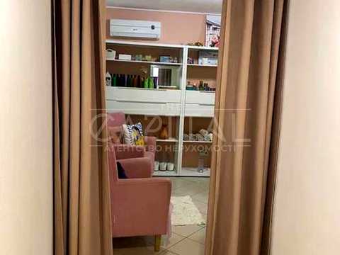 комерційна за адресою Саксаганського вул., 1