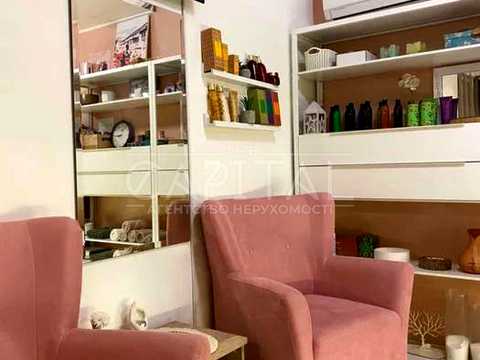 комерційна за адресою Саксаганського вул., 1