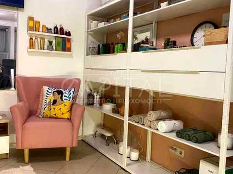 комерційна за адресою Саксаганського вул., 1