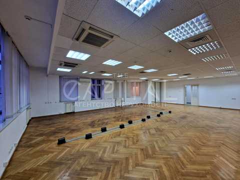 комерційна за адресою Богдана Хмельницького вул., 1
