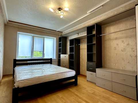 квартира за адресою Верховної Ради бульв., 24