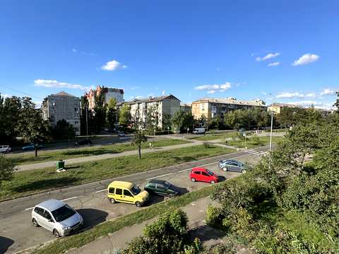 квартира за адресою Верховної Ради бульв., 24