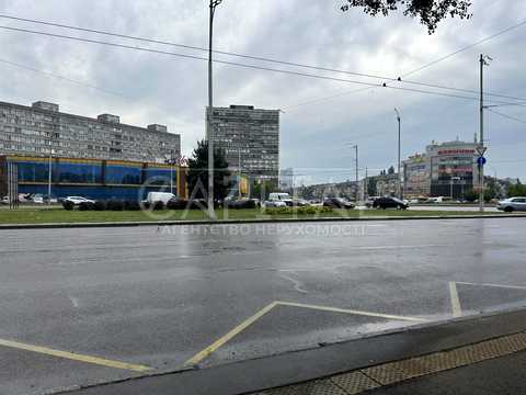 коммерческая по адресу Пражская ул., 1
