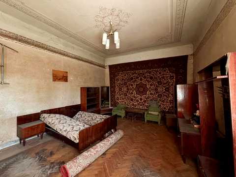 квартира за адресою 1 Листопада вул., 7