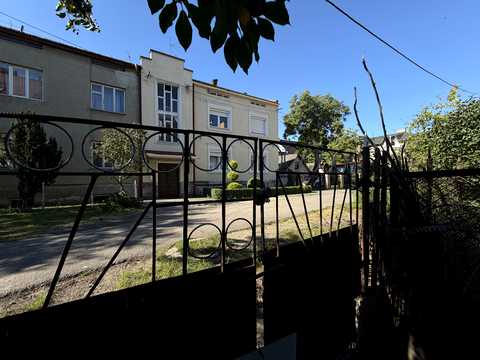 квартира за адресою 1 Листопада вул., 7