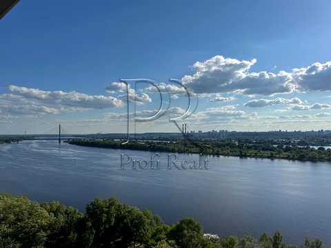 квартира за адресою Причальна вул., 14