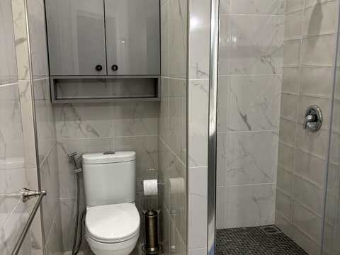 квартира по адресу Вице-адмирала Азарова ул. (Вице-адмирала Азарова), 8а