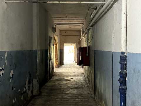 комерційна за адресою Центральна, 22-А